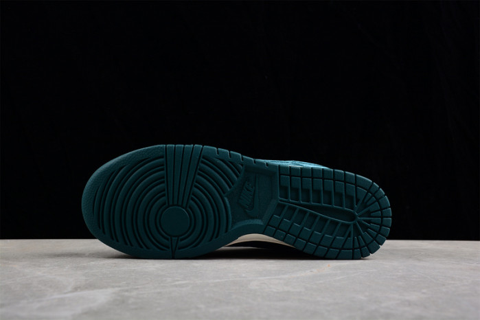 nike dunk low green velvet (w) - dz5224-300