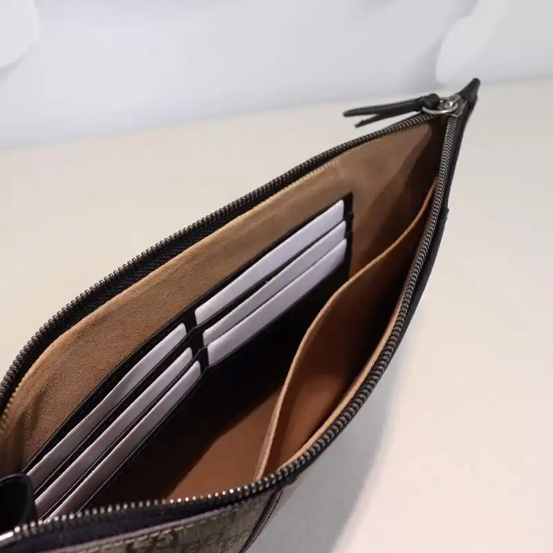 G*u*i brand handbags gg clutches  1904g0021