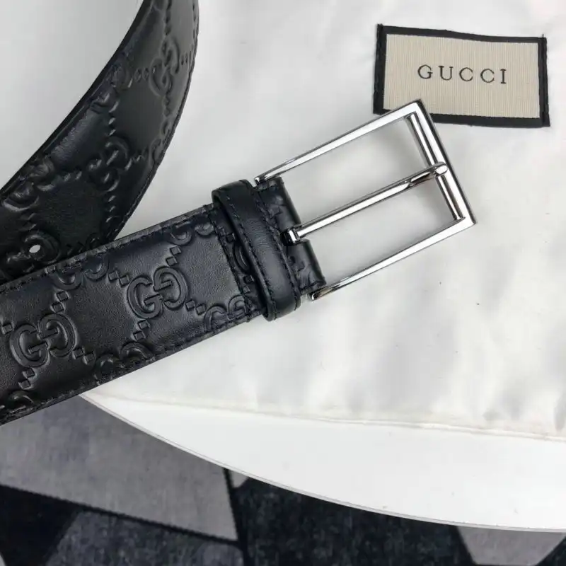 G*u*i s belt 2007xf0094
