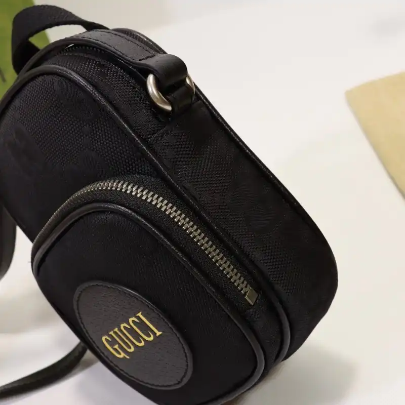 G*u*i s bags 2108dj0022