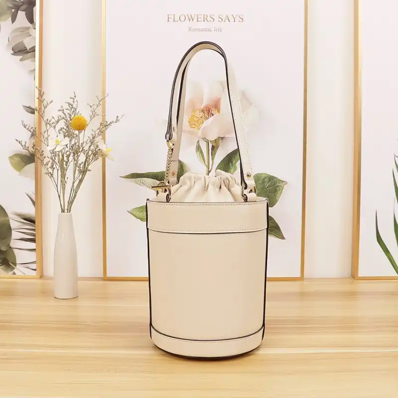 G*u*i s bags 2108dj0074