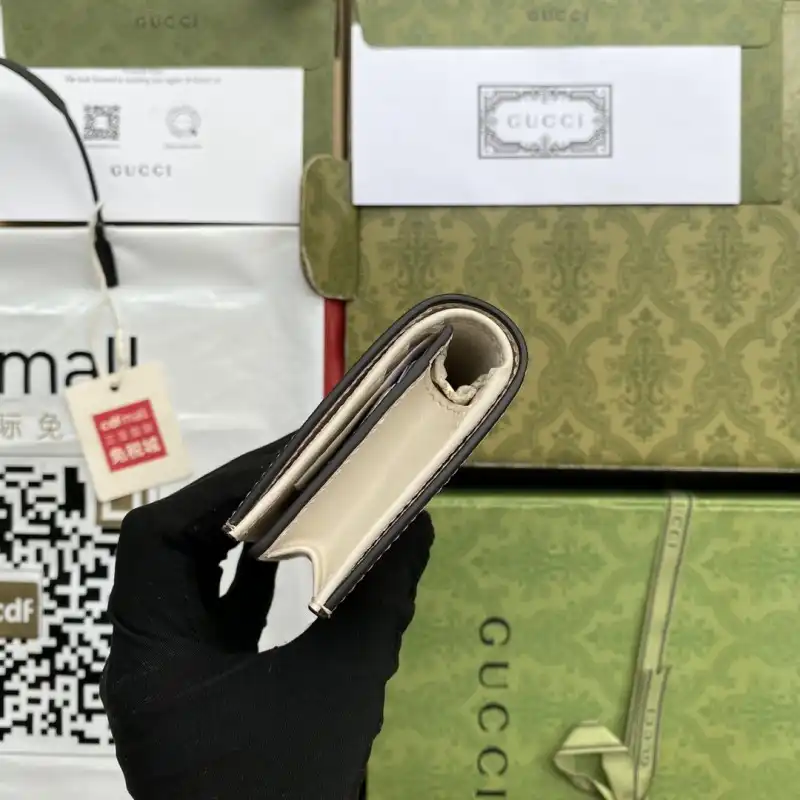 G*u*i s bags 2108ya0080