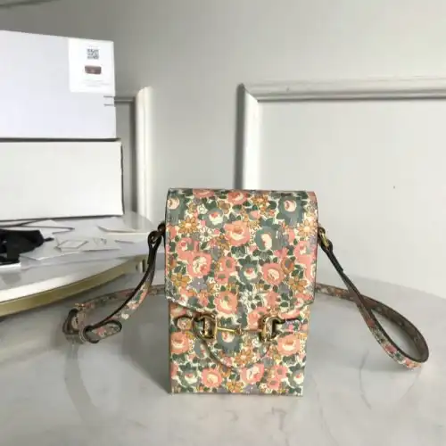 G*u*i bag 2109ya0121