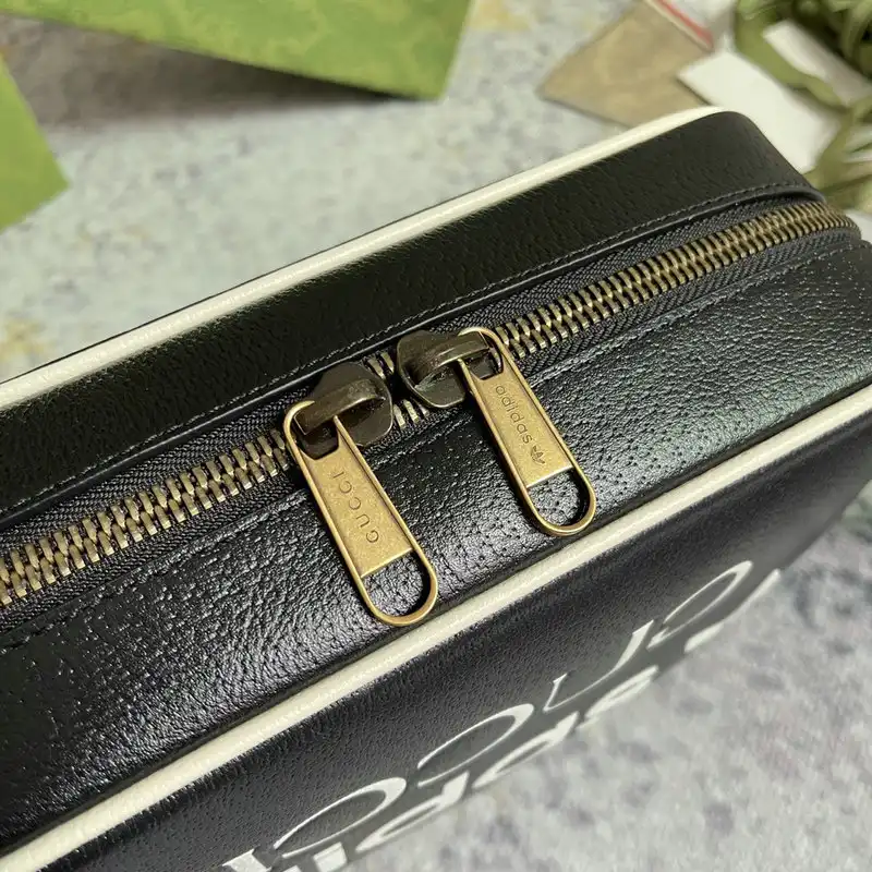 G*u*i bag 2208dj0038