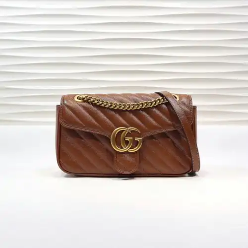 G*u*i bags 2012sh0006