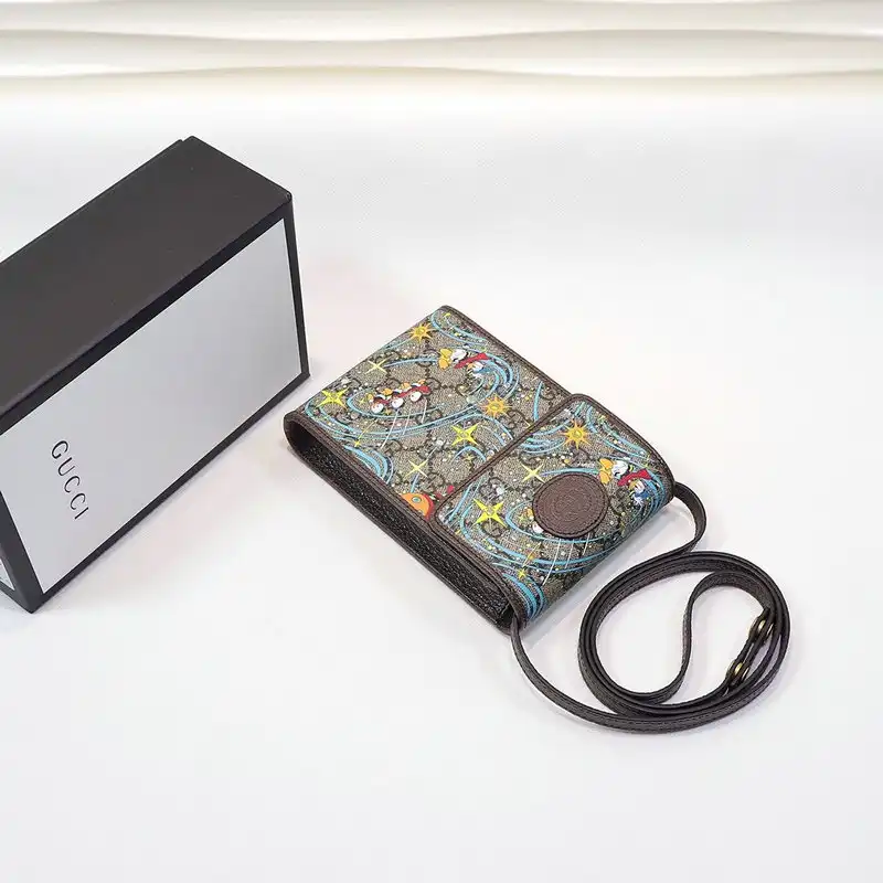 G*u*i bags 2012sh0066