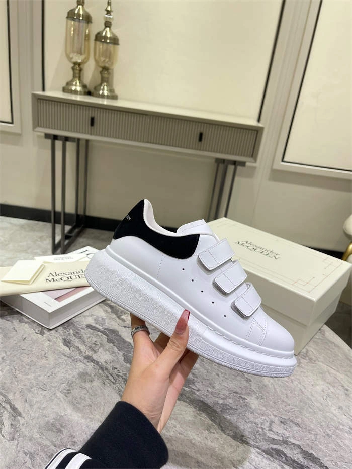 Seasonal Alexander McQueen Oversized 2581