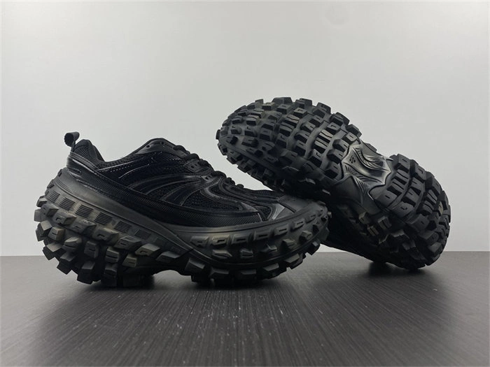 BLCG DEFENDER BLACK  685613 W2RA6 UrbanChic 4456