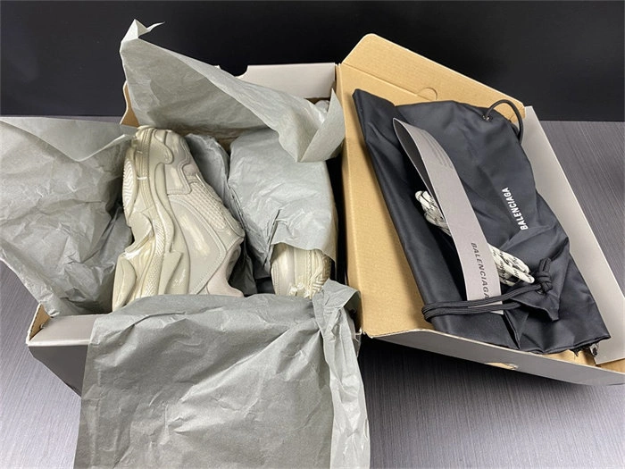 Supportive BLCG TRIPLE SNEAKER 524039 W2FA1 4405