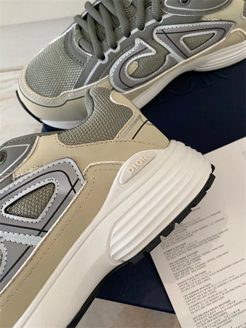 DR B30 Sneakers WellDesigned 1088