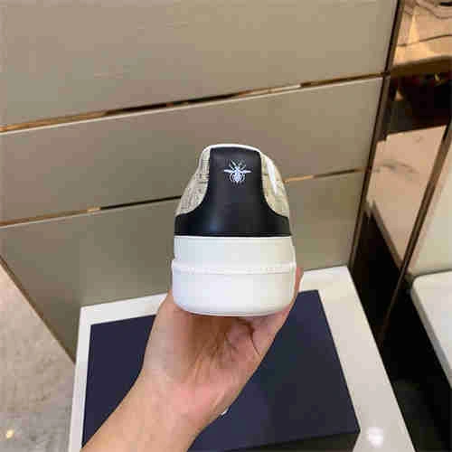 Stretchable DR Sneaker 1141