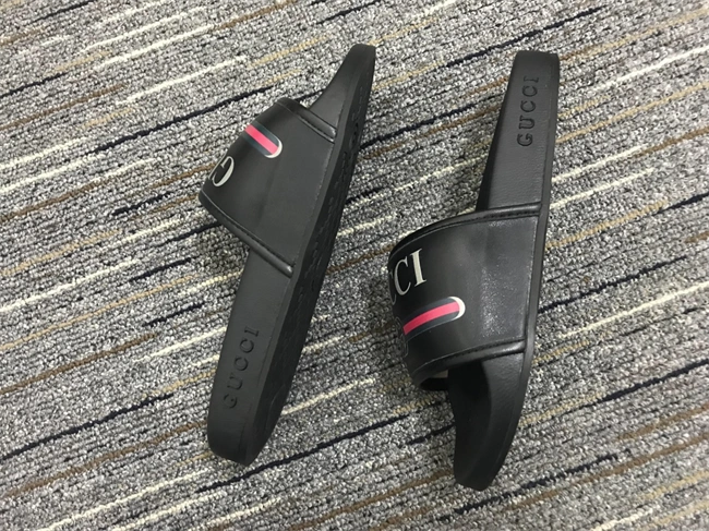 breathable G*u*i slide 374