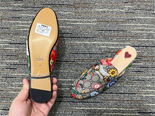 G*u*i slipper timelessdesign 496