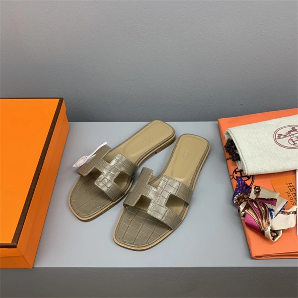 H Slipper Refined 2328