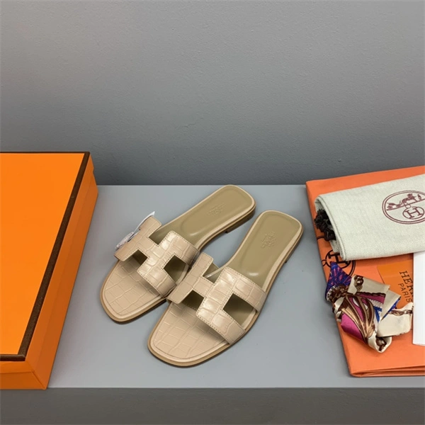 H Slipper Refined 2328