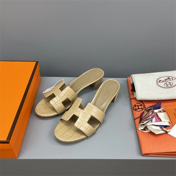 H Slipper Unisex 2365