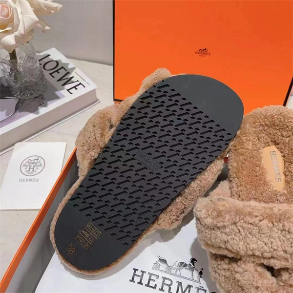 Efficient H Slipper 2380