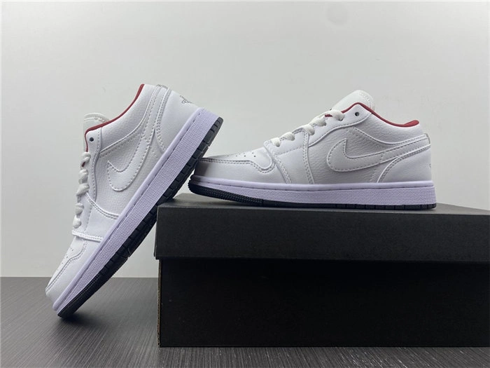 FlexibleFit Jordan1 Low SE 553560- 3727