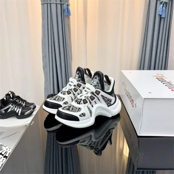 LV1 Archlight Attractive 1957