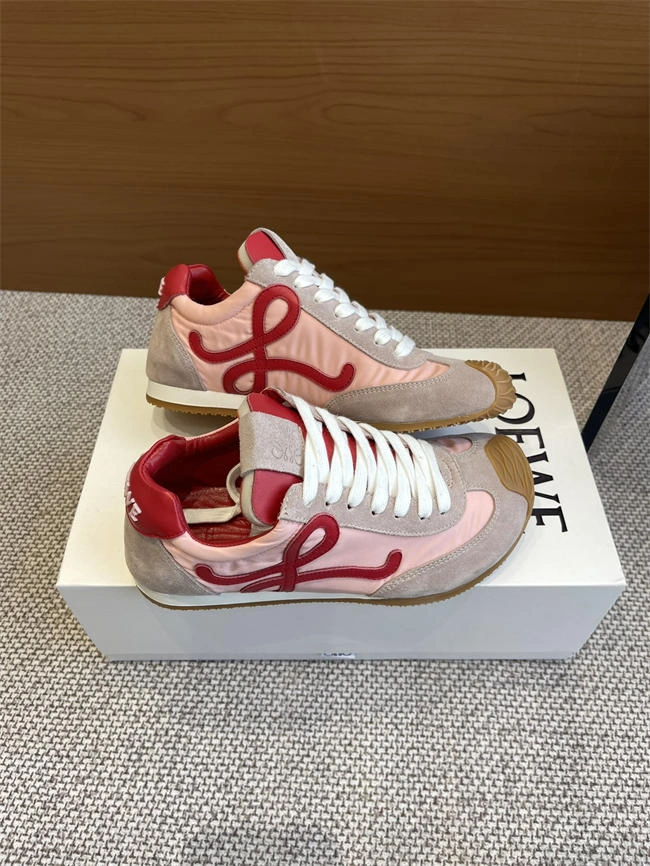 Elegant Loewe Sneaker 2470