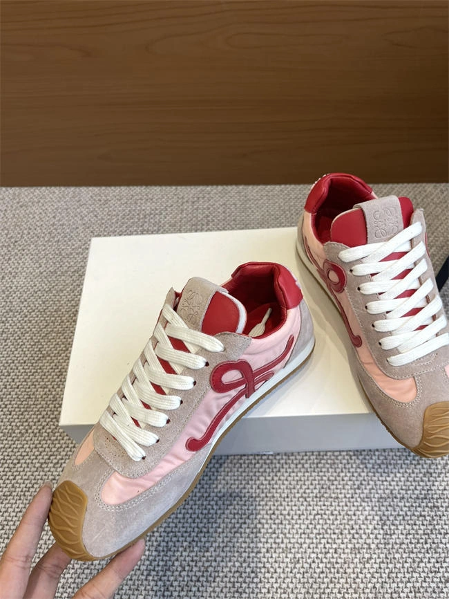 Elegant Loewe Sneaker 2470