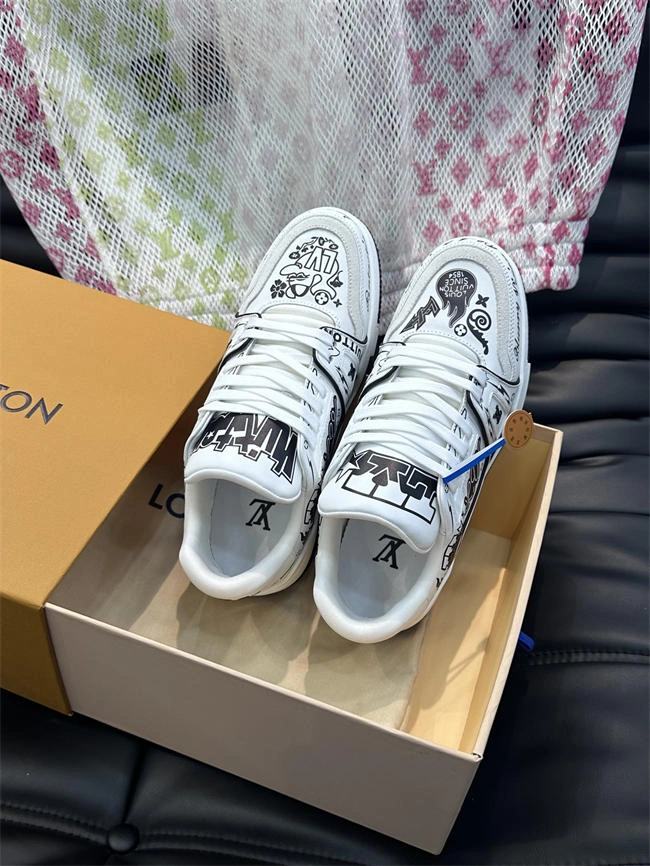 Lv Trainer Sneaker Fashionable 2063